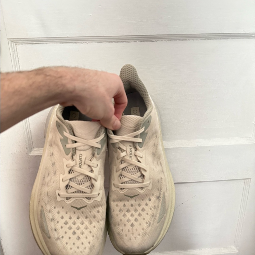 Hoka Beige and Gray Running Shoes - Picture 4 of 6